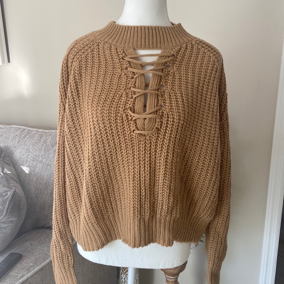 Sweaters - Sweater by Uniq is made of 100% acrylic is a size S/M in good condition